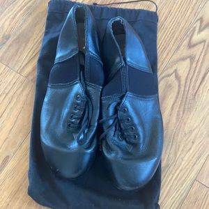 Tap dance shoes